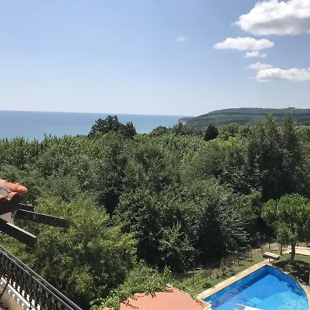 Pearl Beach In The Cliff * 奥布佐尔